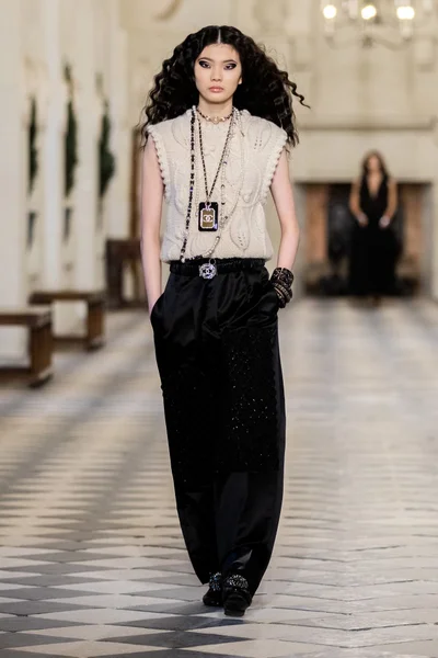 Look 35